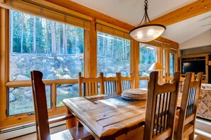 House, 4 Bedrooms (Settler's Creek Estate, 4.5 Bath) | Dining room