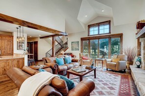 Flat-screen TV, fireplace - Keystone Private Homes by Vail Resorts (Keystone)