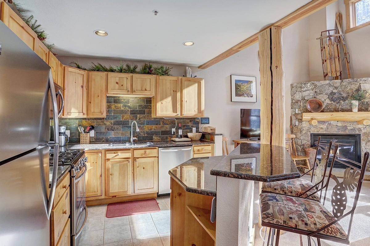Townhome, 2 Bedrooms, 2 Bathrooms (Ski Tip) | Private kitchen | Fridge, microwave, coffee/tea maker