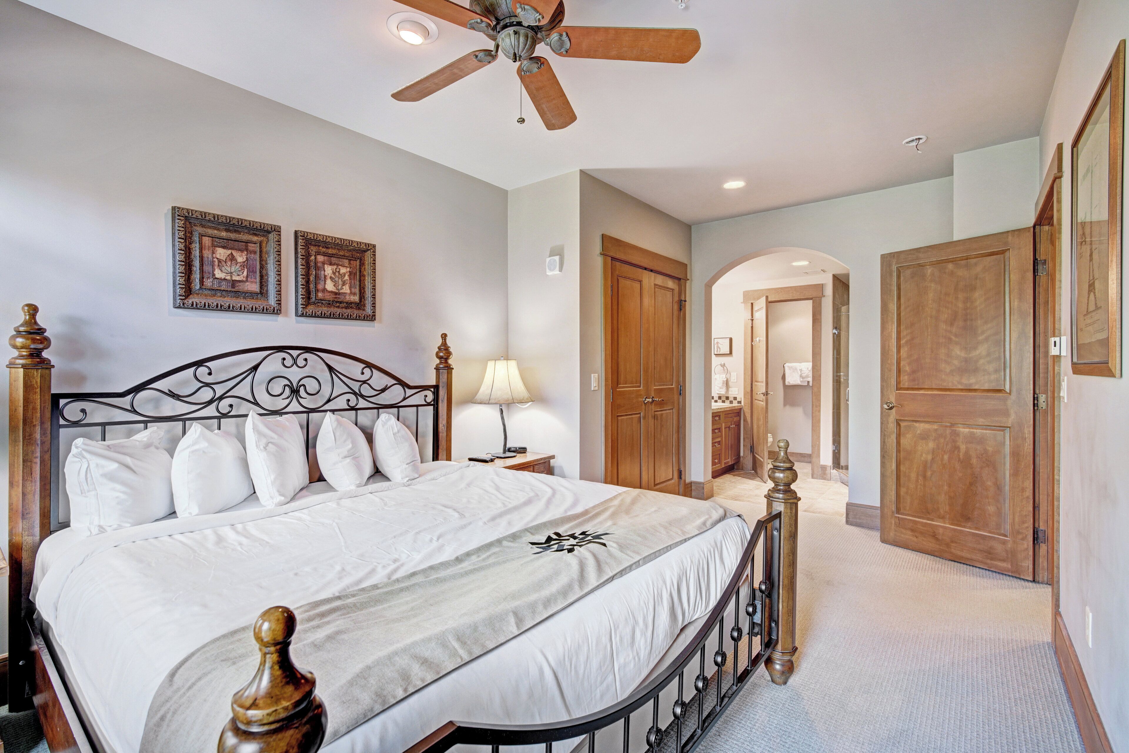 1 bedroom, desk, iron/ironing board, free cribs/infant beds