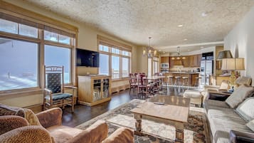 Flat-screen TV, fireplace