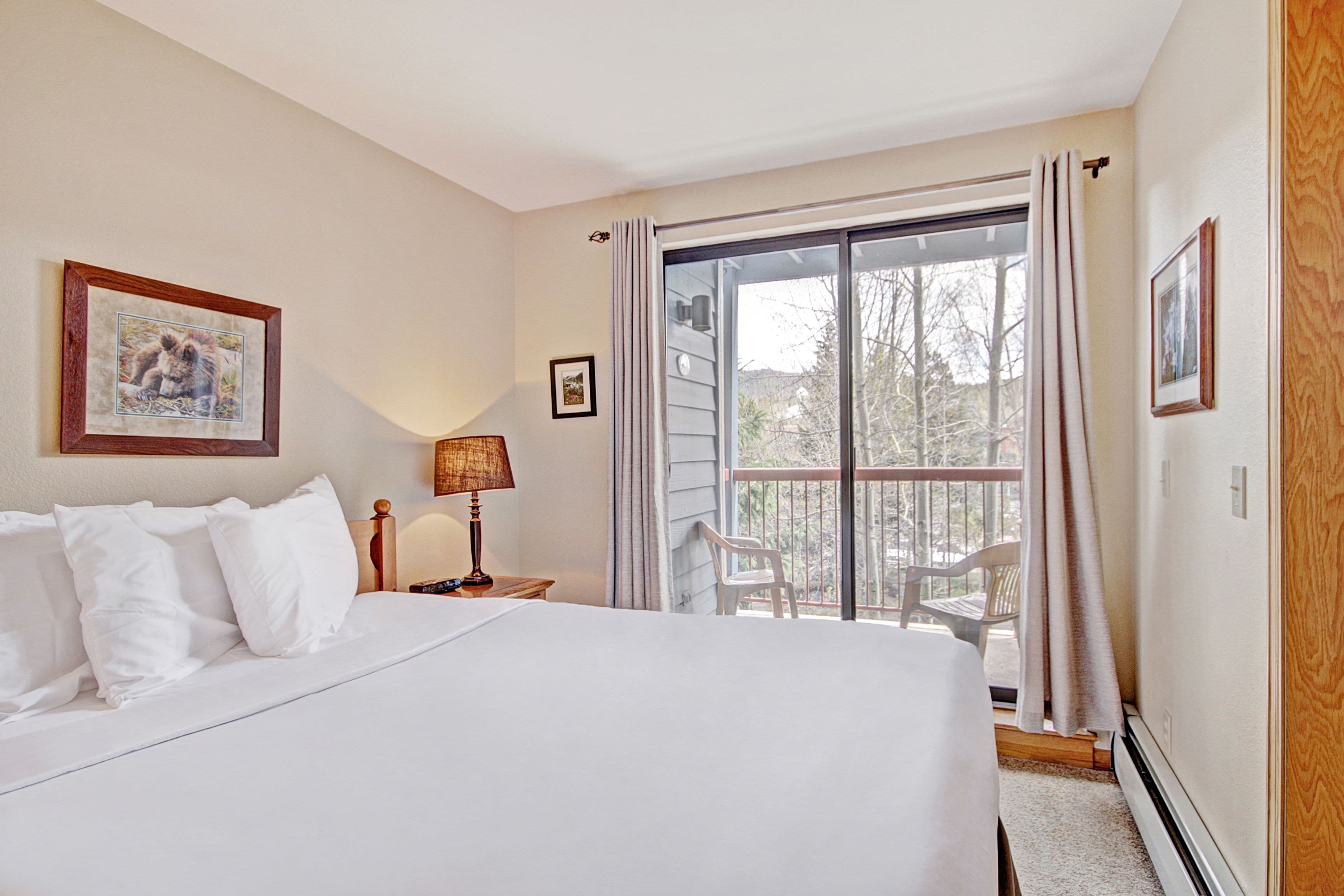 Individuell dekoriert, individuell eingerichtet, Bügeleisen/Bügelbrett