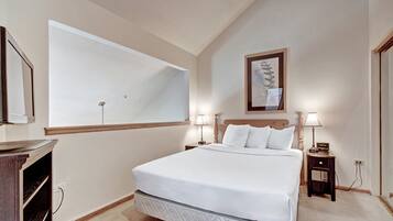 Premier-Studio (Studio + Loft) | 1 Schlafzimmer, individuell dekoriert, individuell eingerichtet