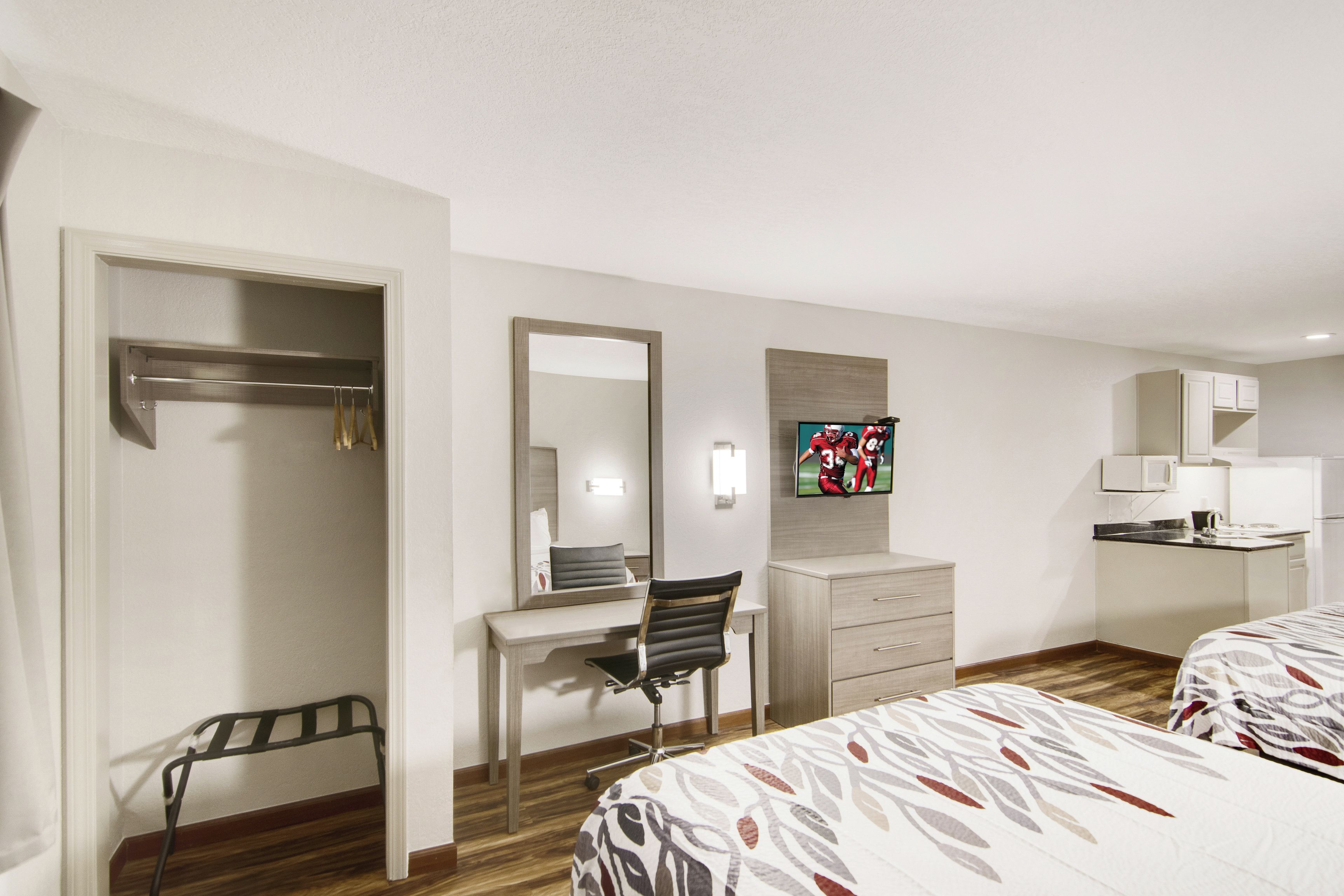 Foto - Red Roof Inn & Suites Pensacola - NAS Corry