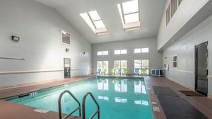 Indoor pool - Red Roof Inn & Suites Pensacola - NAS Corry (Pensacola)