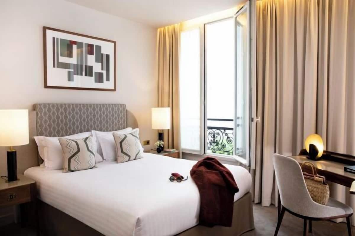 Peralatan tempat tidur premium, item bar mini percuma