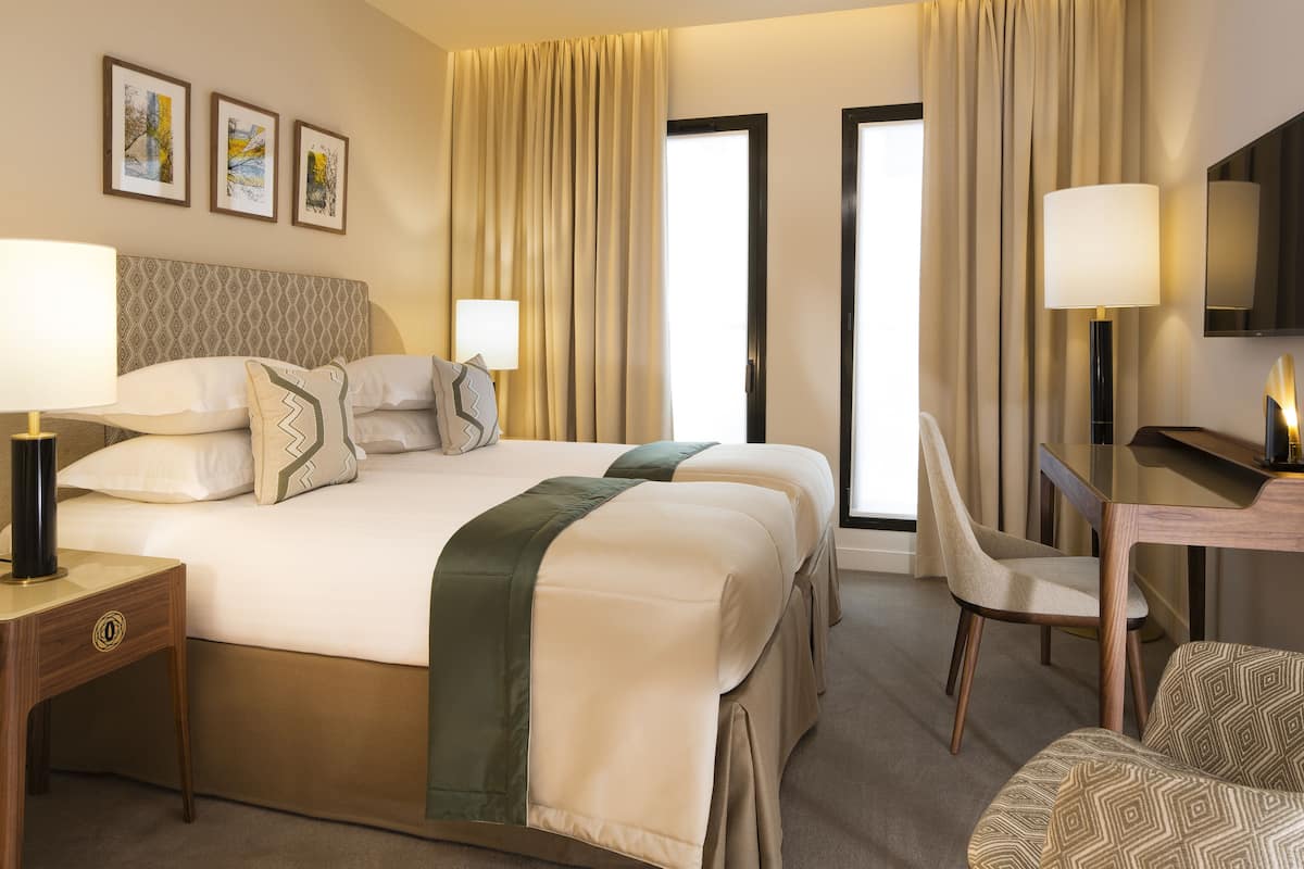 Deluxe Twin Room, 2 Katil Bujang (Single) | Peralatan tempat tidur premium, item bar mini percuma
