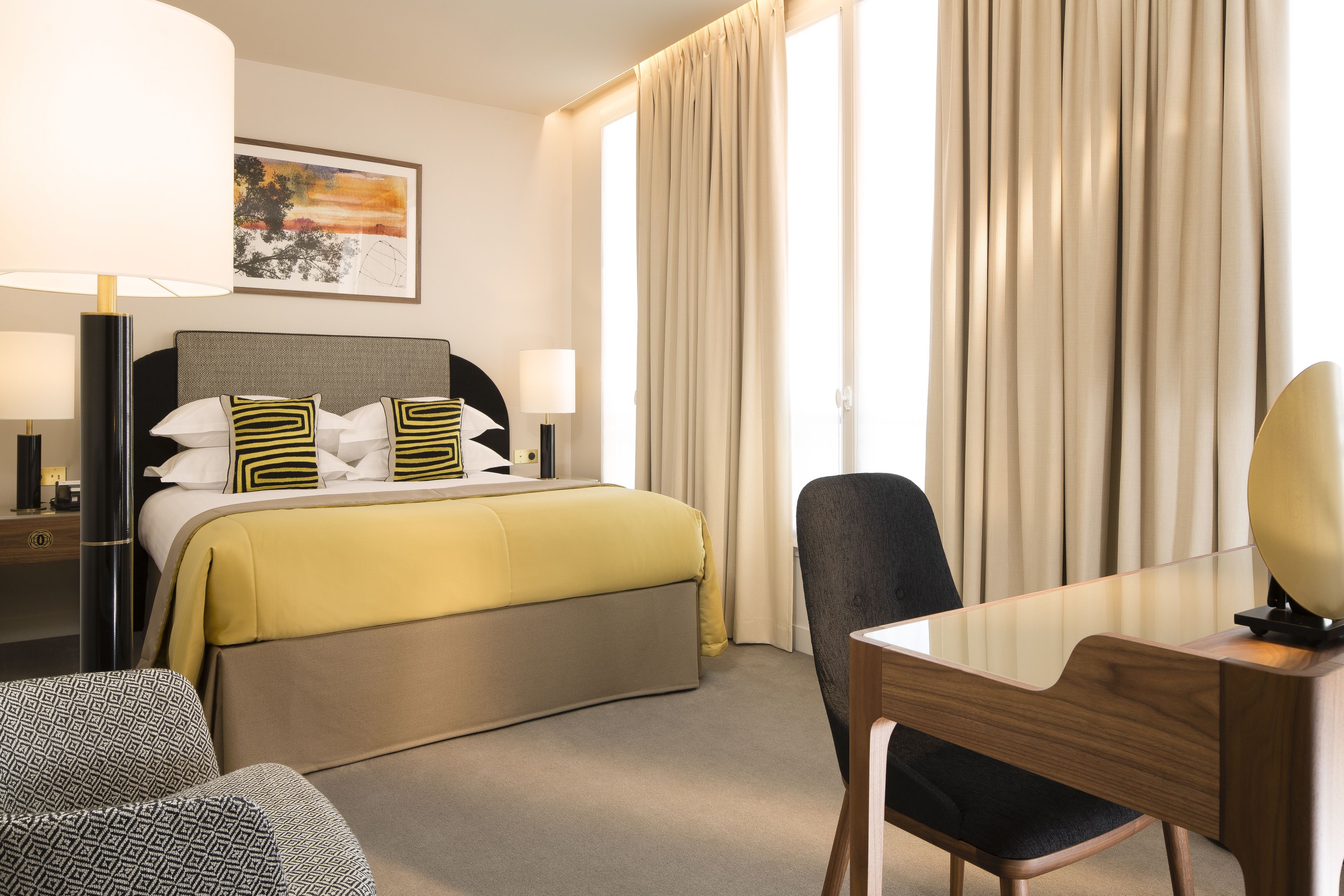 deluxe double room, 1 queen bed | premium bedding, free minibar items, in-room safe, desk