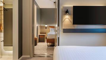 Habitación, 1 cama individual | Escritorio, insonorización y tabla de planchar con plancha