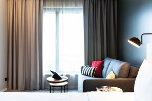 Phòng dành cho gia đình, 1 giường cỡ queen và sofa giường | Bàn, phòng cách âm, bàn ủi/dụng cụ ủi quần áo 