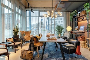 Lobby lounge