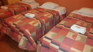 Caja de seguridad en la habitación y escritorio