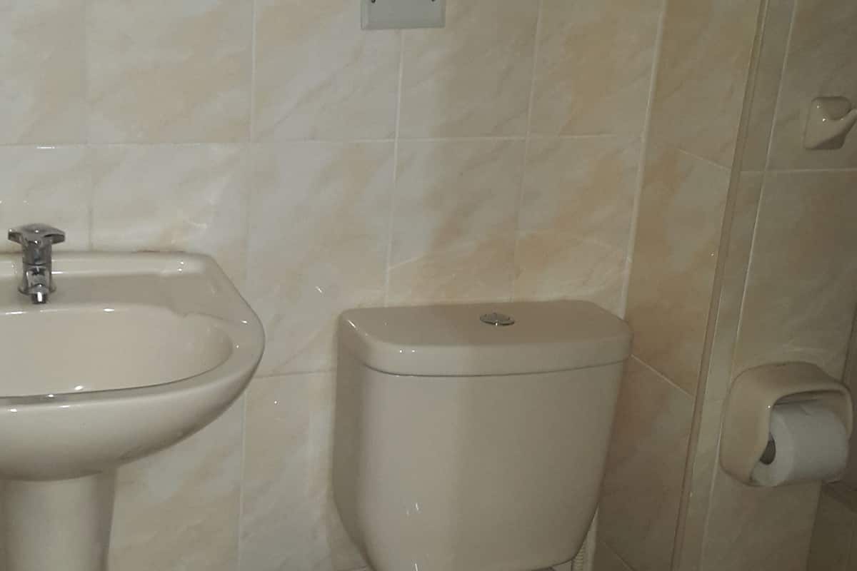 double room | bathroom | shower, free toiletries, hair dryer, towels