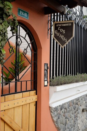 Entrée de l’hébergement