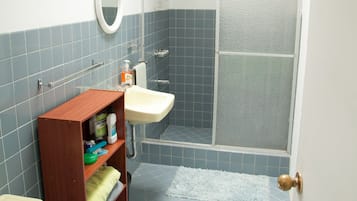 Shower, towels