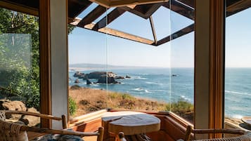 Premium Suite, 1 Queen Bed with Sofa bed, Ocean View
