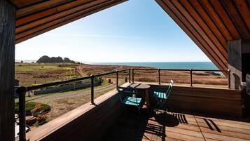 Premium suite, 1 queensize bed | Uitzicht op het water