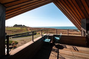 Bird House Suite | Water view