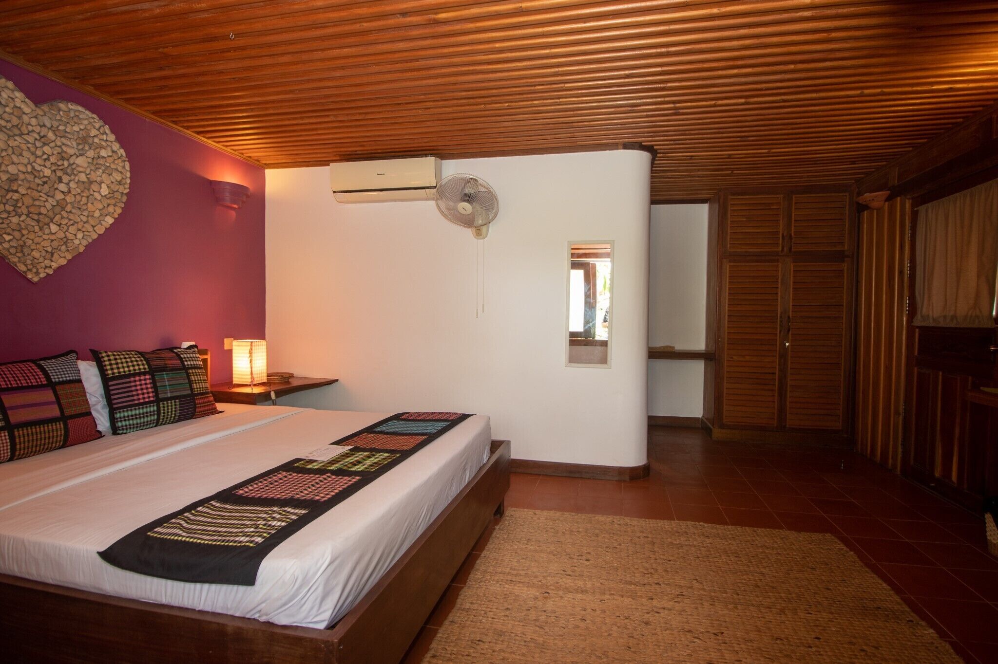 superior double room | minibar, individually decorated, individually furnished, desk