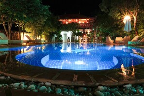 Outdoor spa tub - Tara Lodge (Kep)