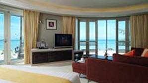 Suite | Minibar (free items), in-room safe, desk, blackout drapes - Maya Koh Lanta Resort (Ko Lanta)