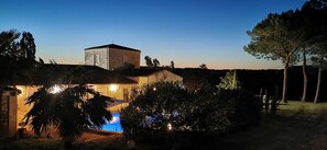 Front of property – evening/night - Domaine de Beunes (Pailloles)