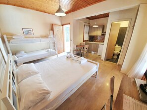 In-room safe, soundproofing, iron/ironing board, free WiFi - Alexaria Holidays Apartments (Lefkada)