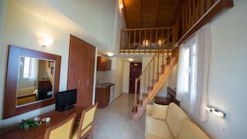 Duplex (2 Adults ) | Roupas de cama premium, cofres nos quartos, escrivaninha