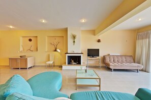 Deluxe Apartment, 3 Bedrooms, Sea View | Living room | TV - Matina's Residence (Lefkada)