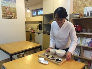 Free daily full breakfast - Seochon B&B Suran (Seoul)