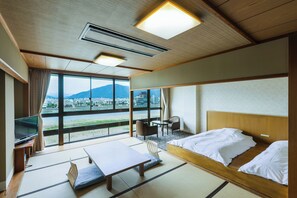 Kamar Tradisional, pemandangan sungai | Brankas, setrika/meja setrika, Wi-Fi gratis, dan seprai linen