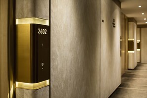 Hallway - Burlington Hotel (Hong Kong)