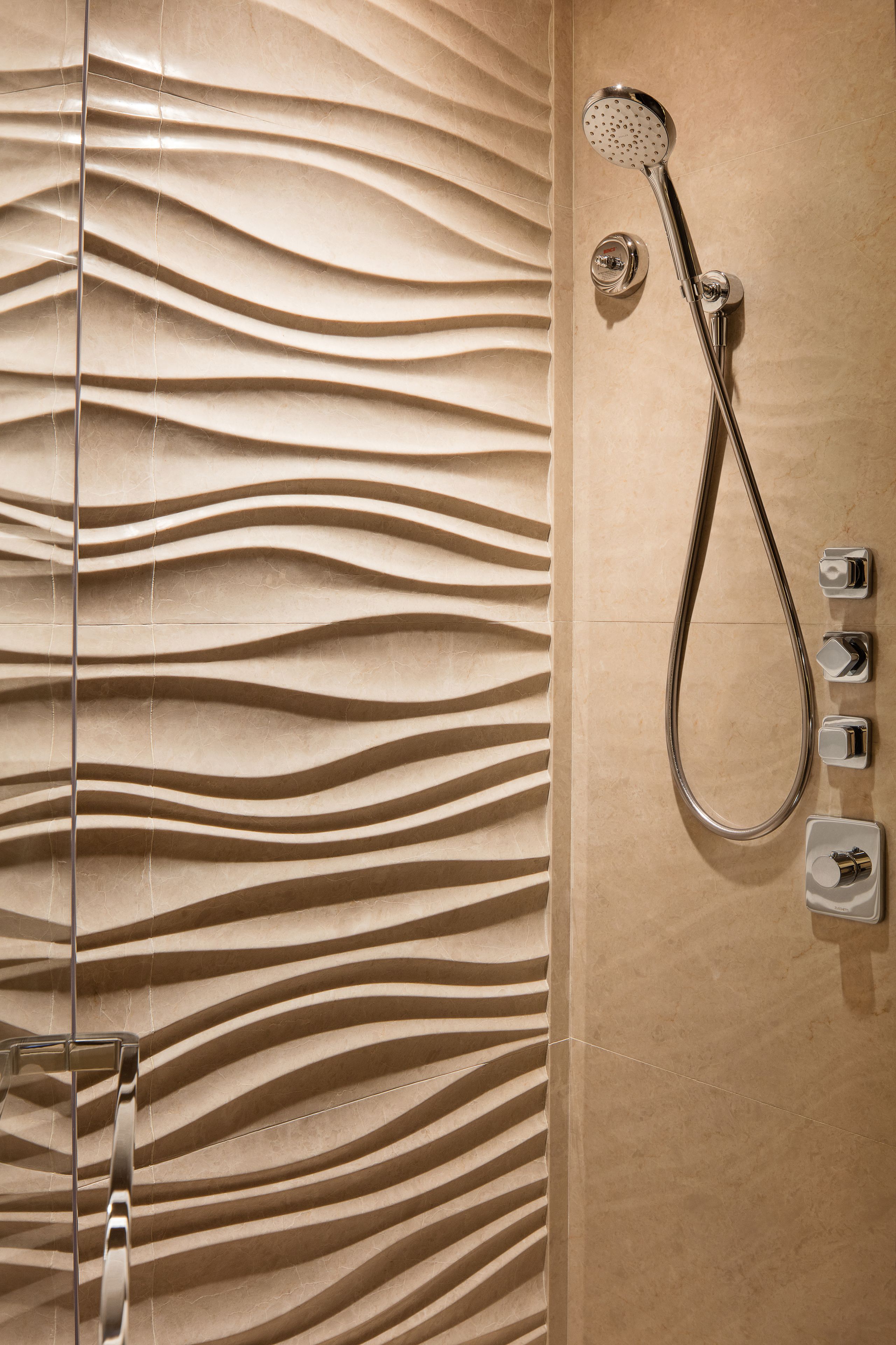 burlington suite | bathroom shower