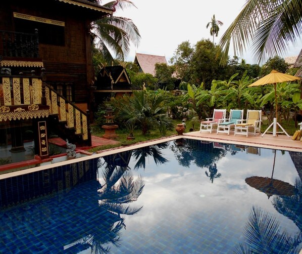 Outdoor pool - Lanna Saithong Resort (San Sai)