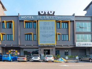 Exterior - OYO 44064 De Sweet Boutique Hotel (Masai)