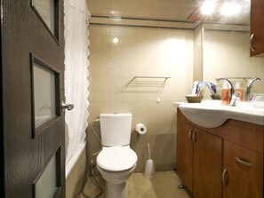 Luxury Suite, Sea View | Bathroom
