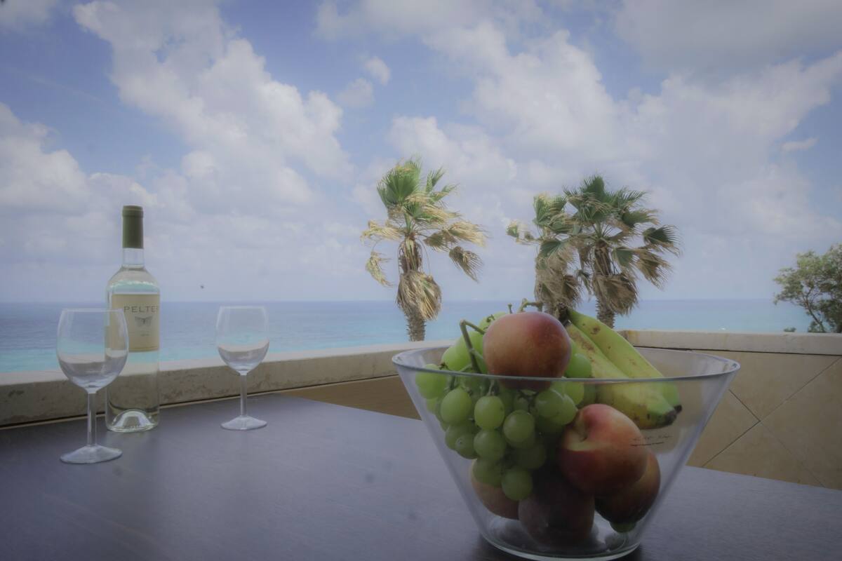 Luxury Suite, Sea View | Terrace/patio