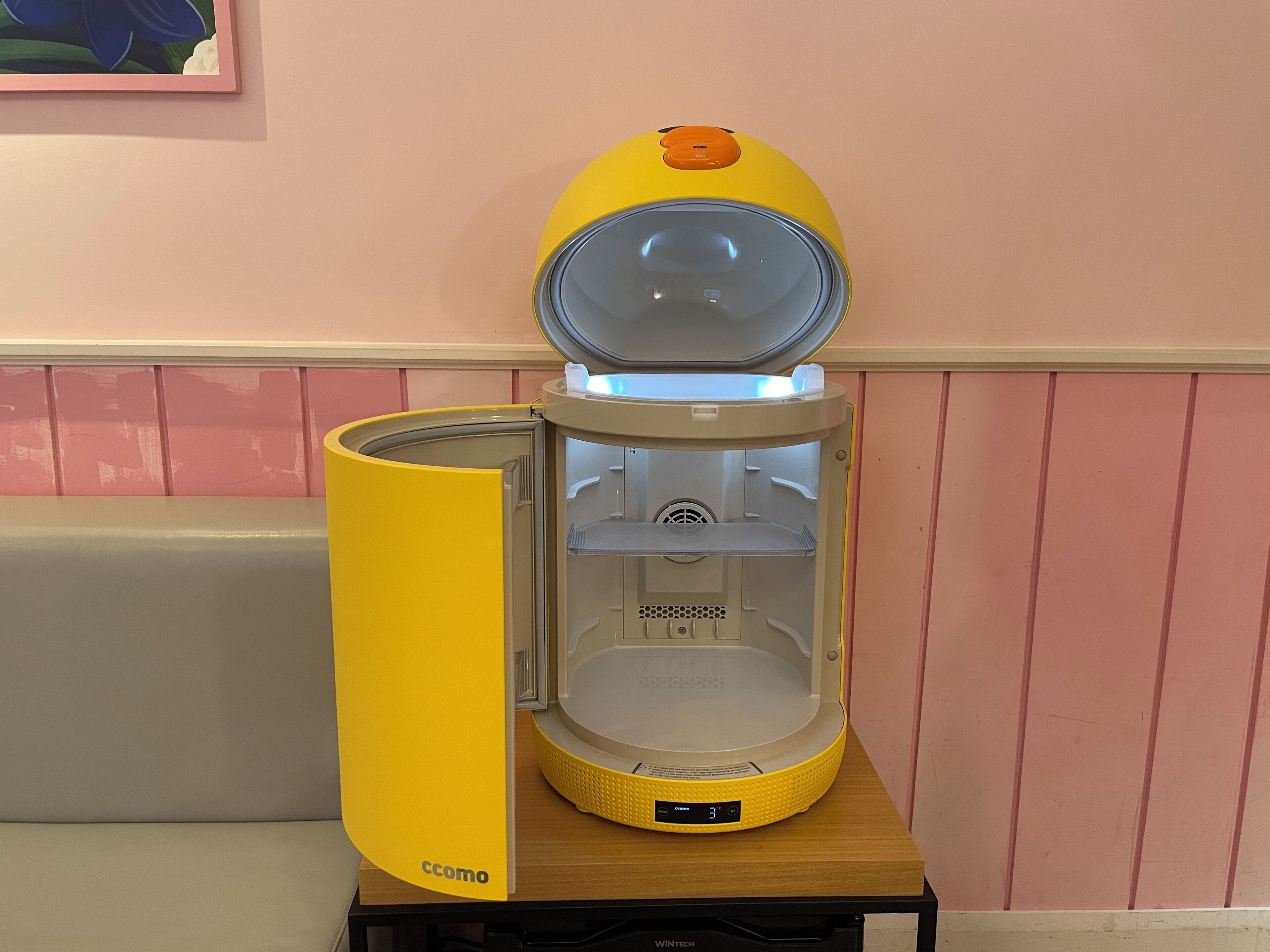 line friends cony suite | living area | flat-screen tv