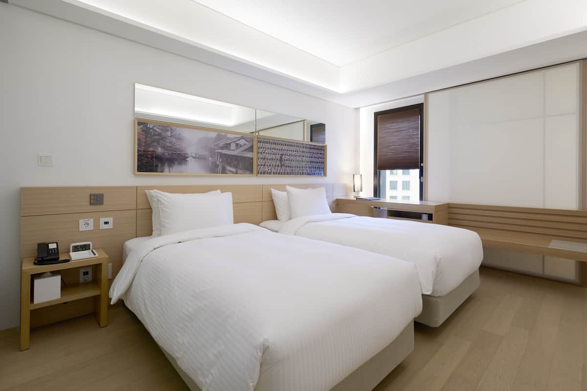 Deluxe-Zweibettzimmer, 2 Einzelbetten (High Floor) | Hochwertige Bettwaren, Zimmersafe, Verdunkelungsvorhänge