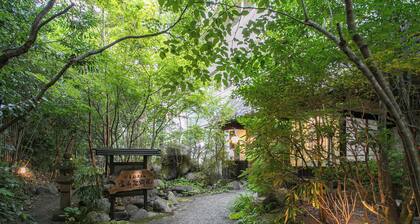 Yufuin Besso Shikisai Hotel