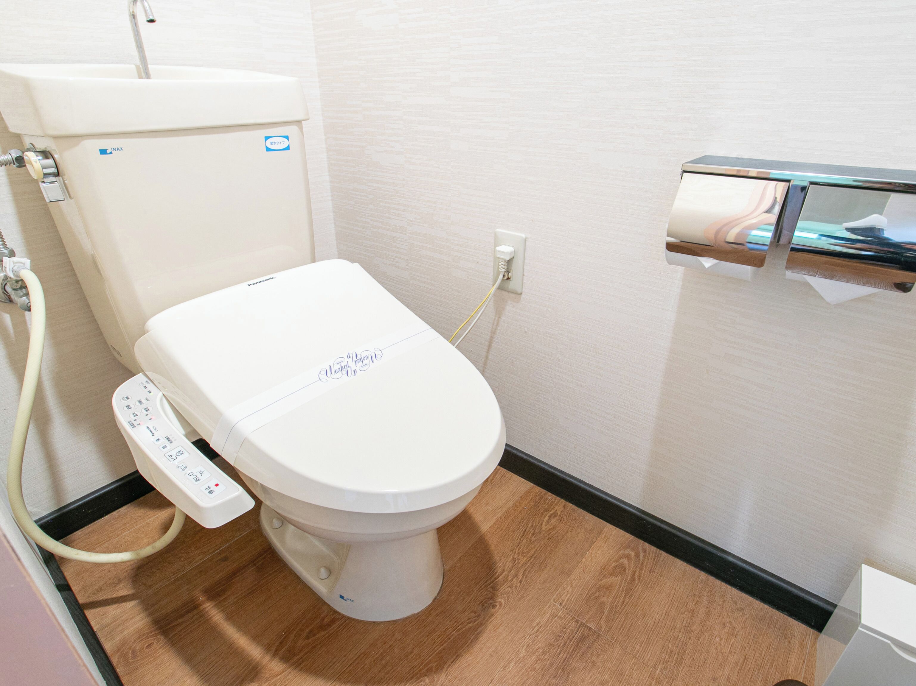 family triple room | bathroom | combined shower/bathtub, deep-soaking bathtub, hair dryer, slippers