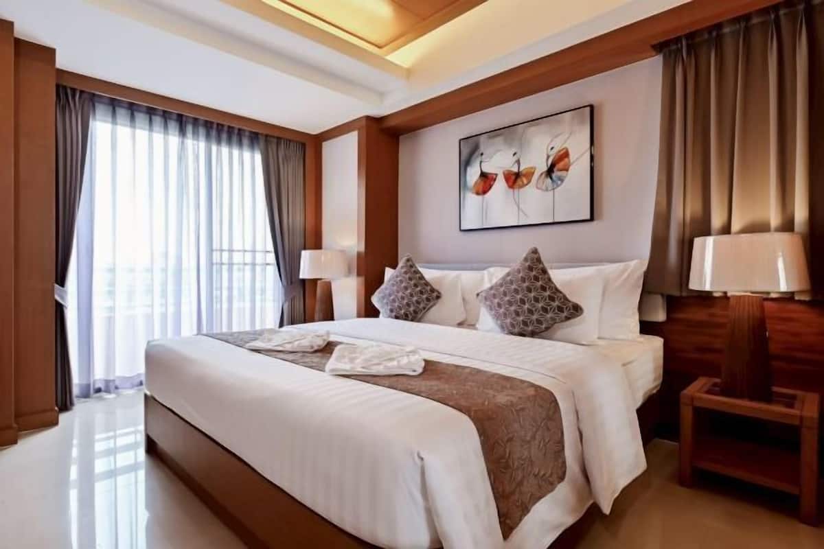 In-room safe, free WiFi