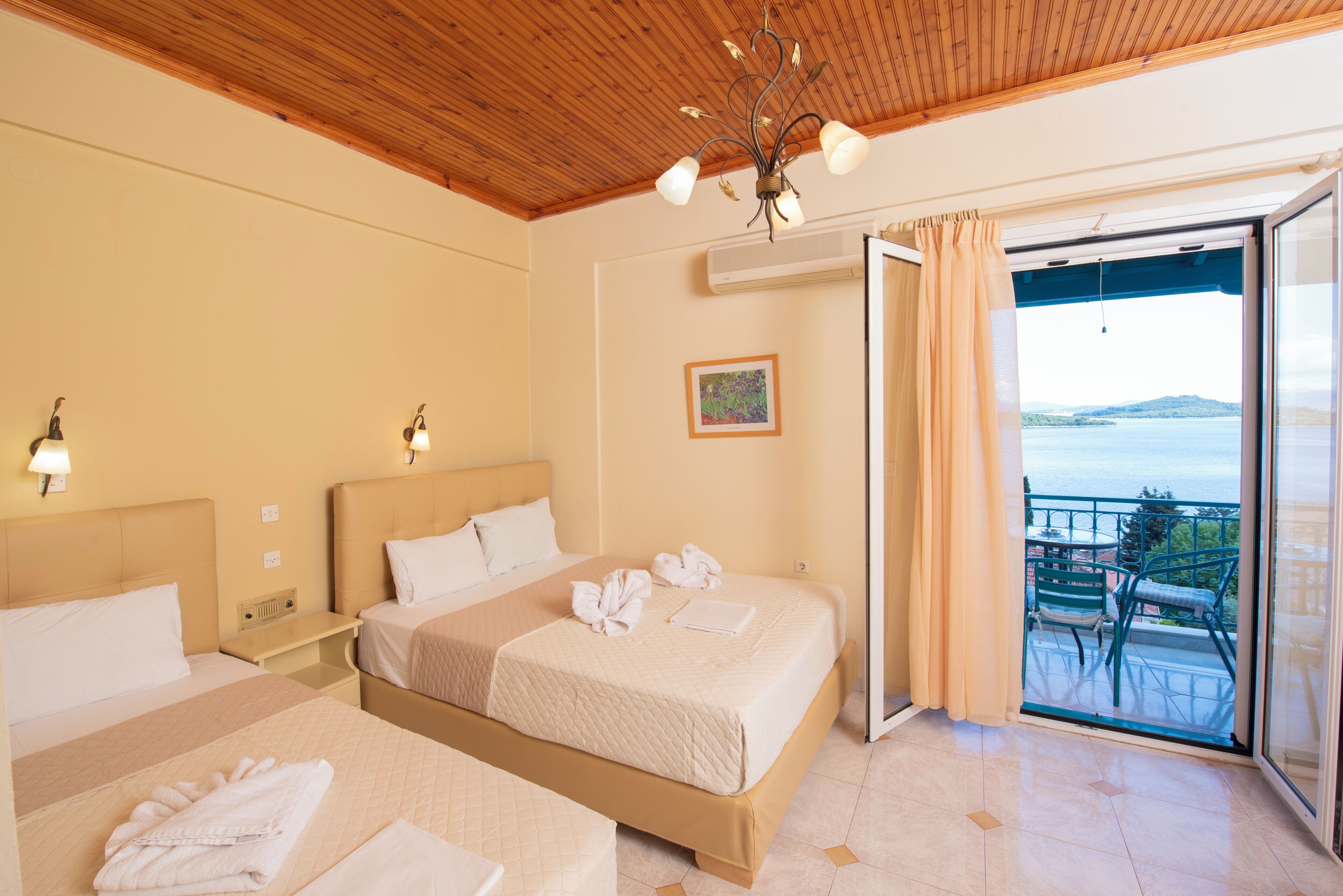 Grand Studio, Sea View