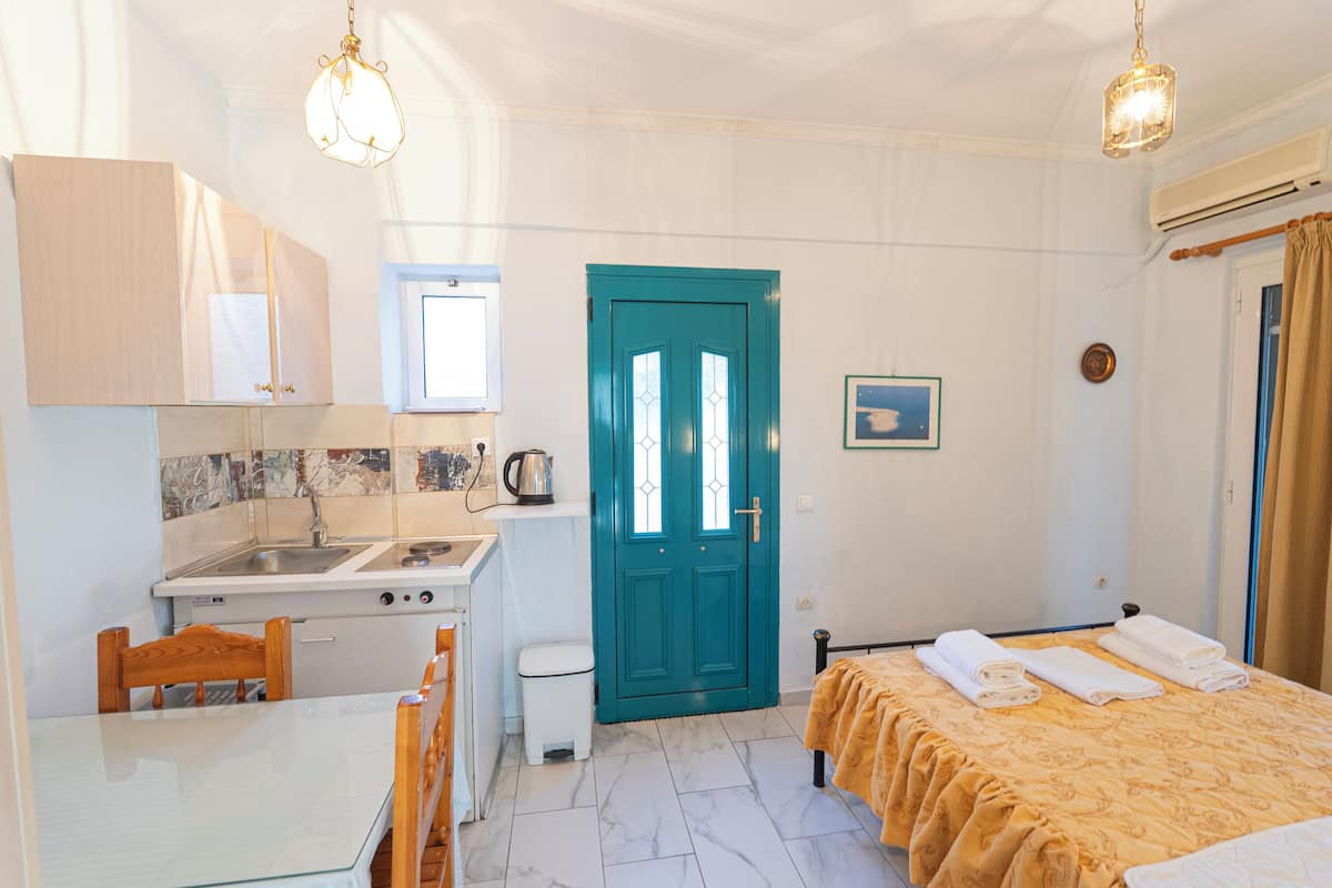 Appartement, uitzicht op tuin | Geluiddichte muren, een strijkplank/strijkijzer, gratis wifi, beddengoed