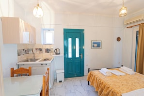 Apartment, Garden View