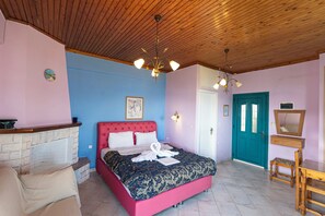 Egyptian cotton sheets, premium bedding, memory foam beds - Bella Vista Apartments (Lefkada)