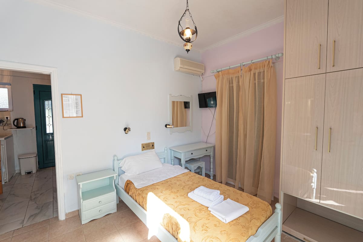 Apartment, Garden View | Egyptian cotton sheets, premium bedding, soundproofing