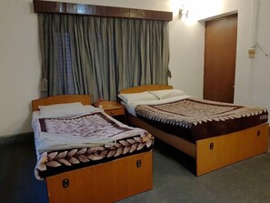 Desk, free WiFi - Hotel Down Town (Kathmandu)