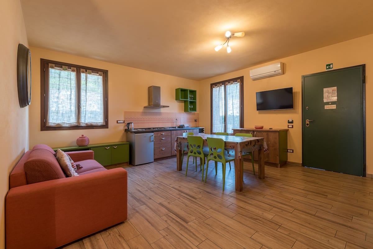 Apartment, 2 Bedrooms (211) | Private kitchenette
