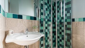 Double Room, Balcony | Bathroom | Rainfall showerhead, free toiletries, hair dryer, bidet